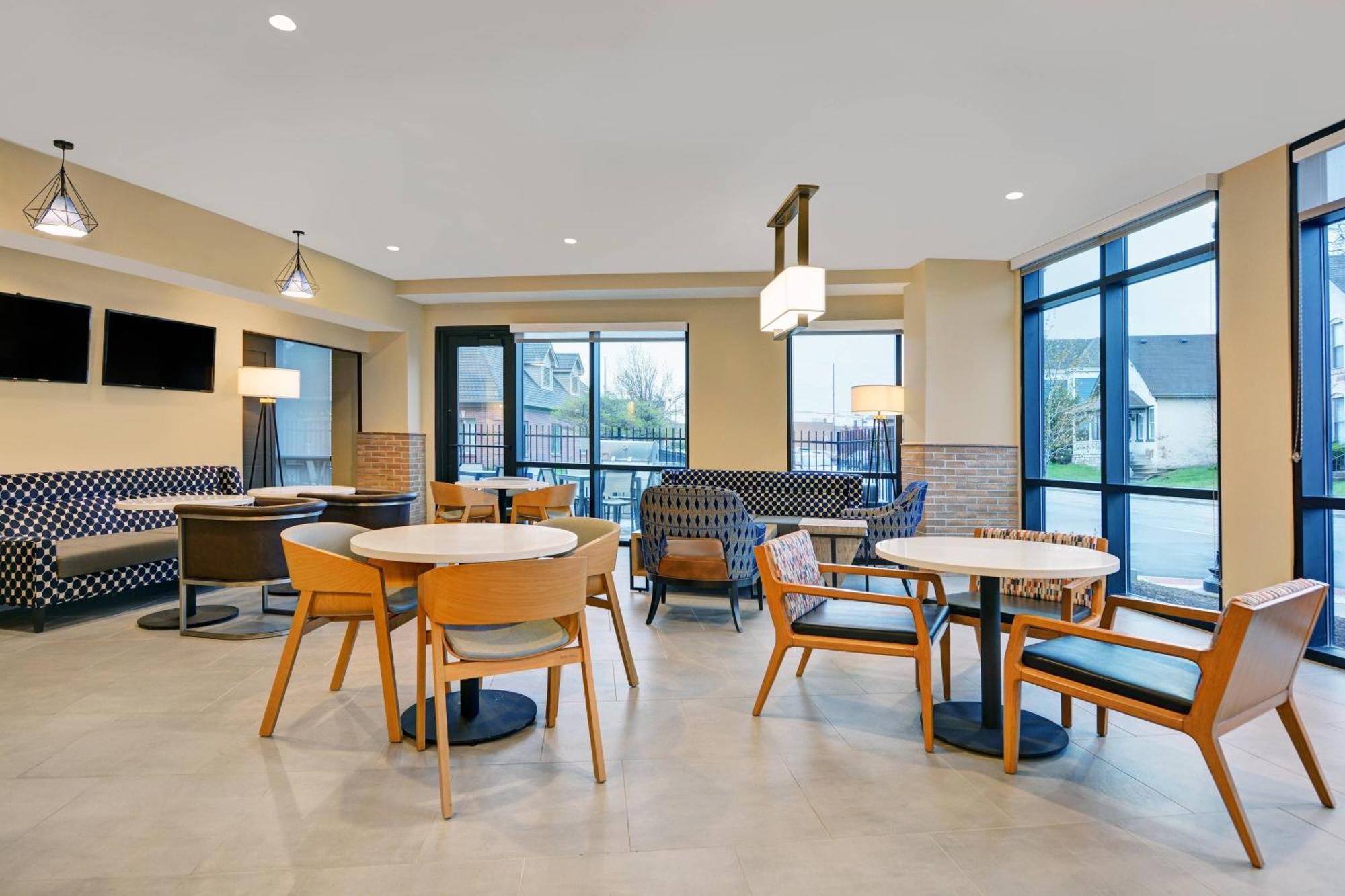 Towneplace Suites By Marriott Indianapolis Downtown Экстерьер фото